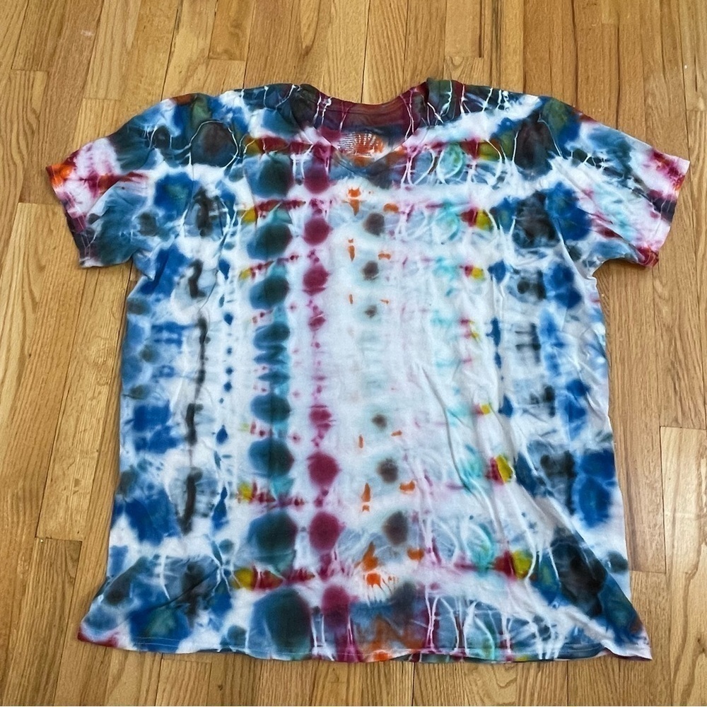 Hand tie dyed tshirt cosmic egg psychedelic kaleidoscope vneck 2XL blue - Picture 2 of 6
